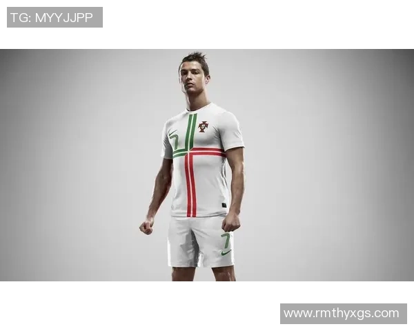 高清足球明星背心图片欣赏展现运动魅力与时尚风采