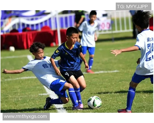 足球宇宙的魅力探索从绿茵场到星际梦想的无限可能